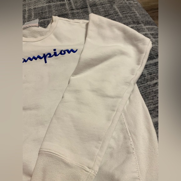 White Champion Crewneck - Picture 2 of 8